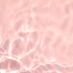 ¿Qué significa soñar con agua rosada?